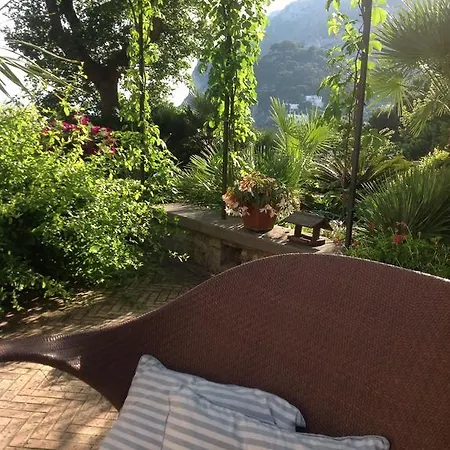 Bed & Breakfast Iutta Capri