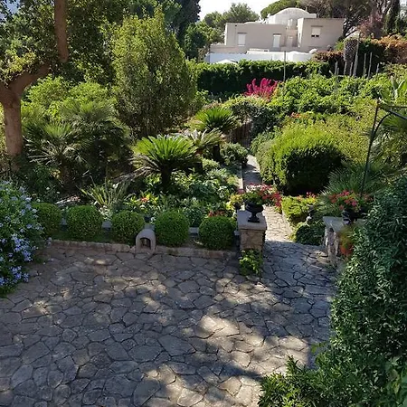 Iutta Bed & Breakfast Capri